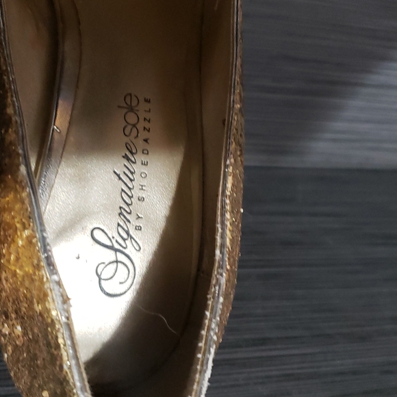 Signature Sole by ShoeDazzle Glittery Gold Heels Stripper Shoes Size- 6.5 - Picture 3 of 8
